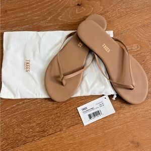 NWT- TKEES Foundations Matte Flip Flop Sandals- US 9/EUR 40